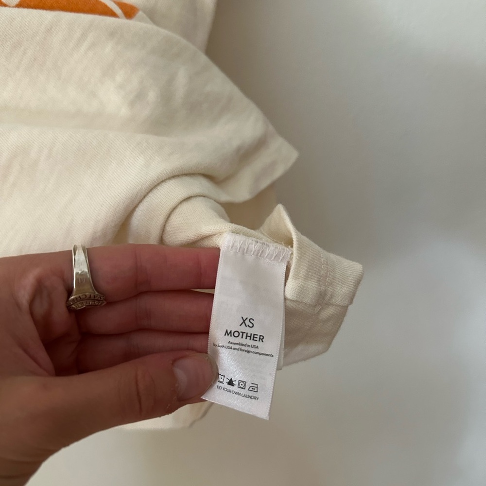 MOTHER Cream Tee with Orange Graphic - Picture 4 of 5